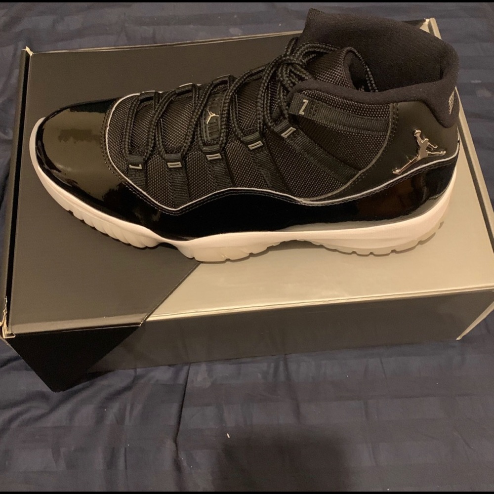 Jordan 11 Jubilee - Picture 2 of 4